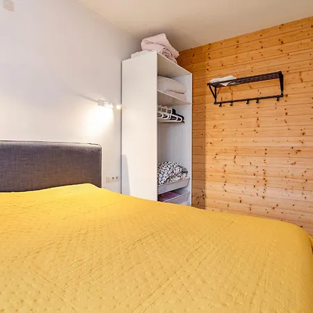 Manalou 1ev Apartment *